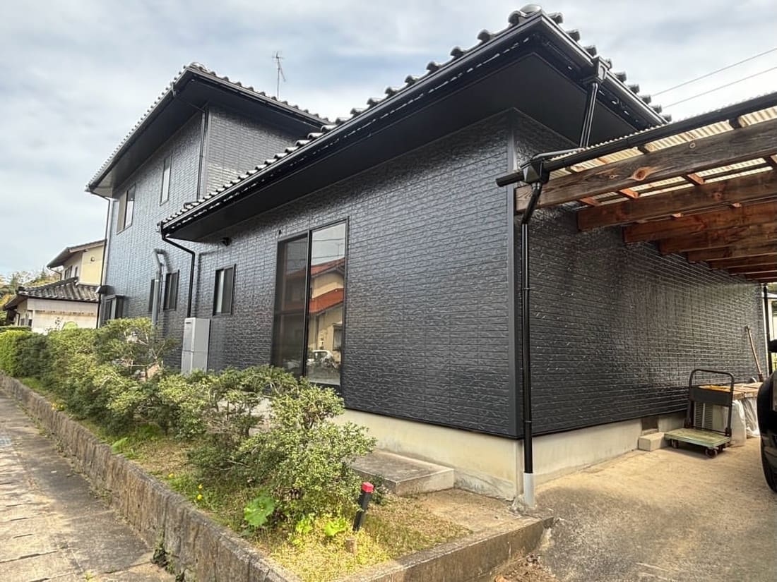 島根県松江市 外壁塗装(クリーンマイルドシリコン)の施工後・カーポート側